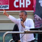 ozgur-ozel-kalabalikla-anitkabire-yuruyor-bu-iktidar-yuruyusunun-ilk-adimidir-3-tuzQuX7b.jpg