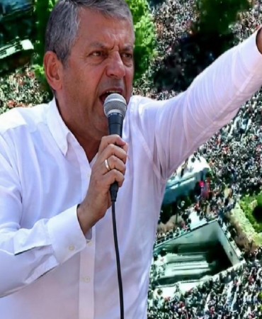 ozgur-ozel-kalabalikla-anitkabire-yuruyor-bu-iktidar-yuruyusunun-ilk-adimidir-OtyOmgRN.jpg