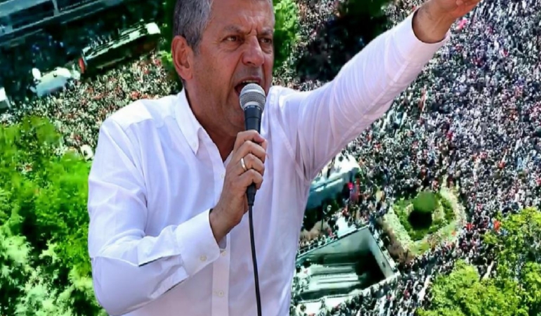 ozgur-ozel-kalabalikla-anitkabire-yuruyor-bu-iktidar-yuruyusunun-ilk-adimidir-OtyOmgRN.jpg