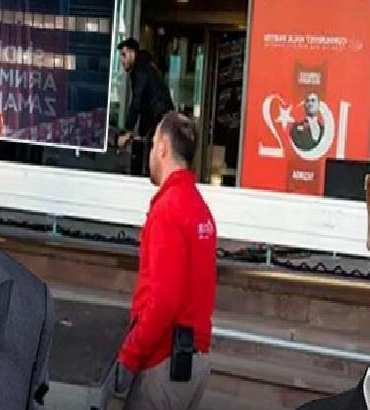 son-dakika-chpde-ayni-saatte-iki-farkli-bayramlasma-genel-merkezdeki-afis-detayi-dikkat-cekti-3vHQgssn.jpg
