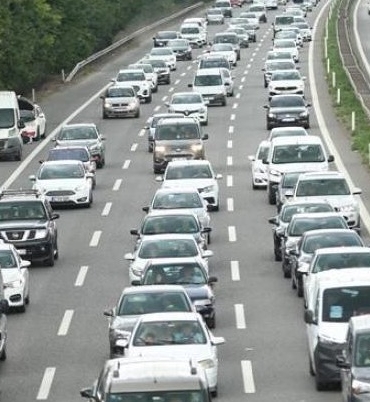 İSTANBUL TRAFİK DURUMU 23 NİSAN || Bugün İstanbul trafik yoğunluğu nasıl, yüzde kaç?