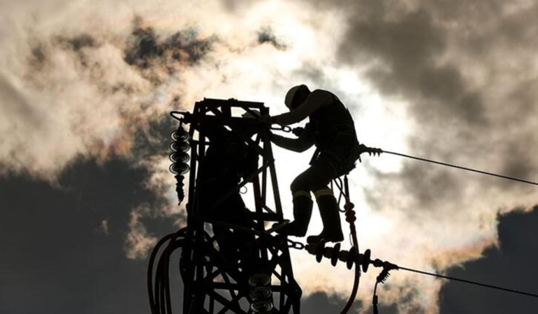 İzmir’de büyük elektrik kesintisi_17 ilçede uzun süre elektrik olmayacak