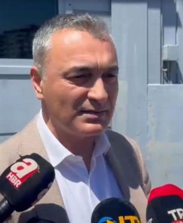 Müslim Sarı'dan Özgür Özel'e Tepki