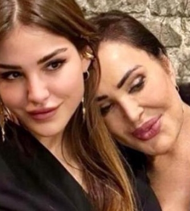 Türkan Şoray’dan kızı Yağmur Ünal ile paylaşım_ Kurabiyem