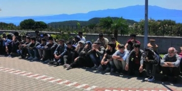 Yunanistan'a geçmek isteyen 80 sığınmacı gözaltına alındı