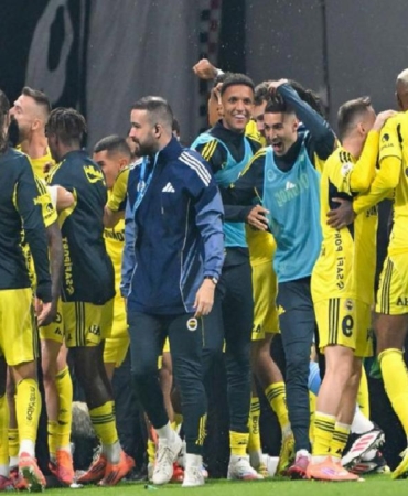 aziz-yildirim-gelince-isler-degisti-fenerbahcede-surpriz-karar-sq91s2JM.jpg