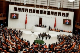 chpnin-mahkeme-kararlarina-iliskin-verdigi-onerge-akp-ve-mhp-oylariyla-reddedildi-38FPQDNb.jpg
