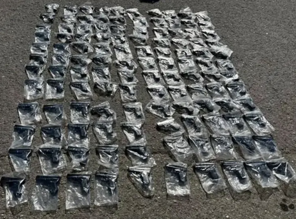 İstanbul'da durdurulan otobüsten cephanelik çıktı