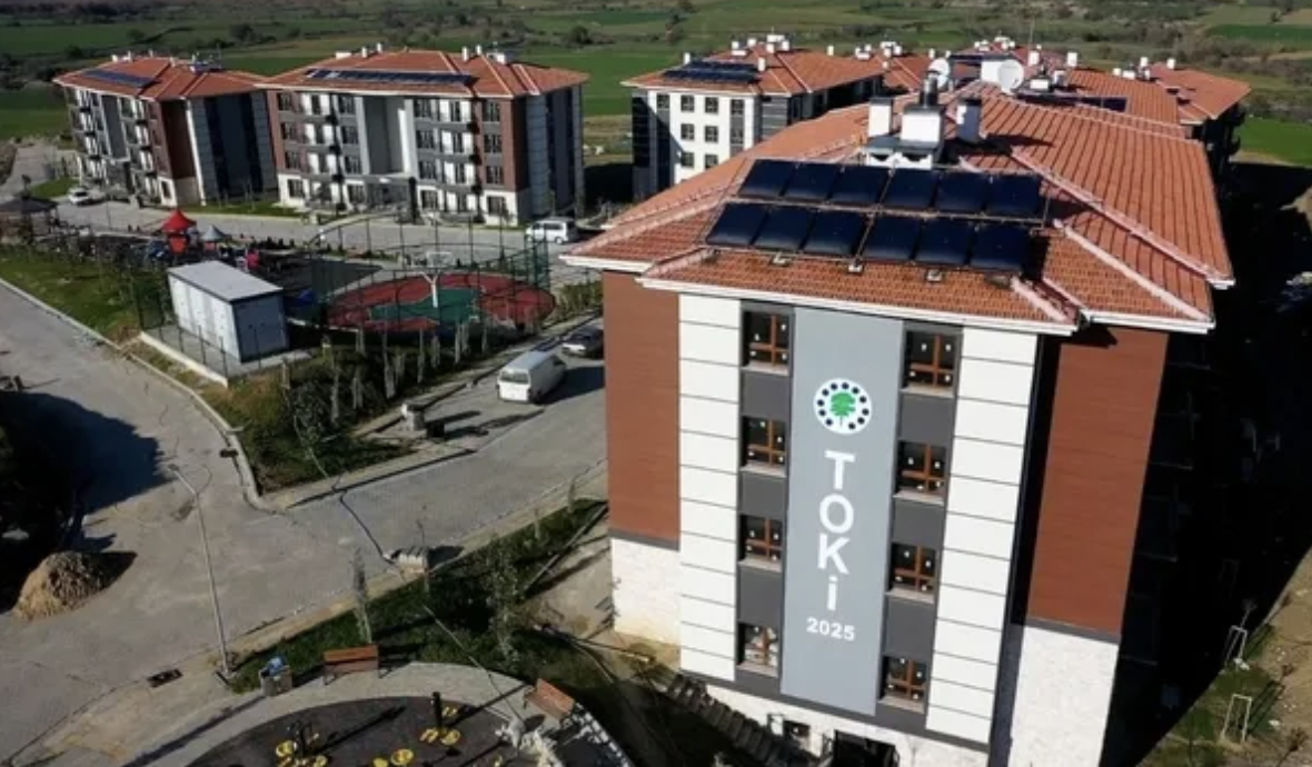Zafer Partisi'nden Bakan Murat Kurum'a Malatya tepkisi: Şehir çile çekerken sahne siyaseti yapılıyor