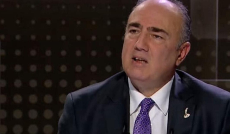 İYİ Parti kurucularından gazeteci Vedat Yenerer hayatını kaybetti