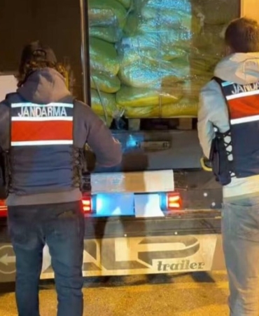 İhbar üzerine takip edildi, TIR'dan kilolarca uyuşturucu çıktı