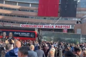 SON DAKİKA Özgür Özel, CHP Genel Merkezi'nden ayrıldı! Başsavcılık, olaylarla ilgili soruşturma başlattı