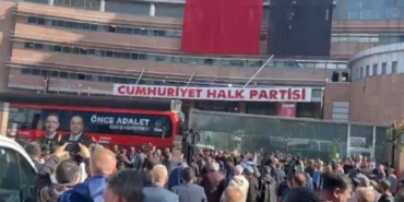 SON DAKİKA Özgür Özel, CHP Genel Merkezi'nden ayrıldı! Başsavcılık, olaylarla ilgili soruşturma başlattı