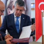 Yeni Parti, Türkiye'yi nasıl yöneteceğini açıkladı! Tüzük ve programda 'Sosyal demokrat' vurgusu