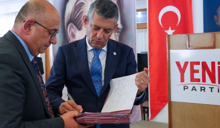 Yeni Parti, Türkiye'yi nasıl yöneteceğini açıkladı! Tüzük ve programda 'Sosyal demokrat' vurgusu