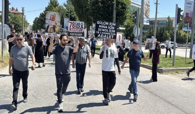 adalet-yuruyusu-yangin-kurbanlari-icin-farkindalik-Zwh1WXi6.jpg
