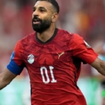 besiktas-muhammed-salahla-el-sikisti-yonetim-birkac-gun-icinde-yildiz-oyuncuyla-gorusecek-w48YaqGi.jpg