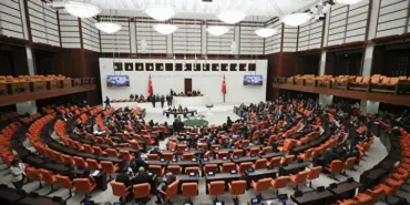 milyonlarin-gozu-tbmmye-cevrildi-emekli-maasindan-ehliyete-havaciliktan-pttye-kadar-her-sey-degisiyor-0-1h7mPg2Y.webp