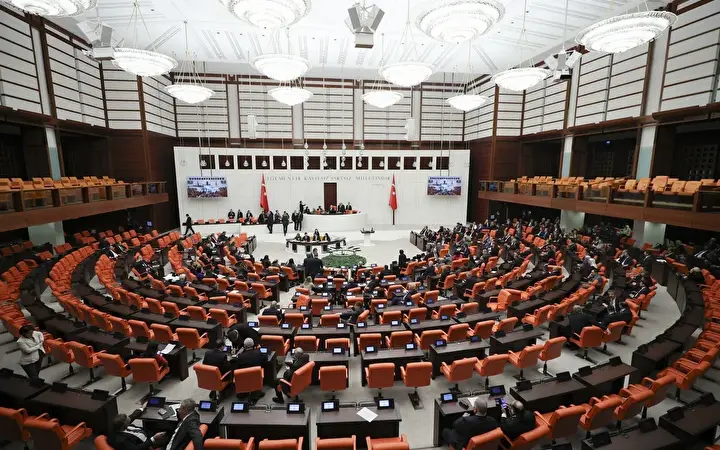 milyonlarin-gozu-tbmmye-cevrildi-emekli-maasindan-ehliyete-havaciliktan-pttye-kadar-her-sey-degisiyor-0-1h7mPg2Y.webp
