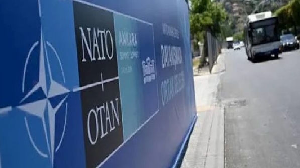 nato-zirvesi-icin-181-milyon-harcanan-panolarin-sokulmesi-icin-de-17-milyon-harcanacak-LTvqDjus.jpg