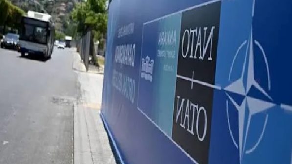 nato-zirvesi-icin-181-milyon-harcanan-panolarin-sokulmesi-icin-de-17-milyon-harcanacak-LTvqDjus.jpg