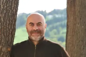 yonetmen-ezel-akaydan-gozalti-sonrasi-ilk-aciklama-haberlere-hayret-ettim-62fd