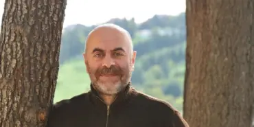 yonetmen-ezel-akaydan-gozalti-sonrasi-ilk-aciklama-haberlere-hayret-ettim-62fd