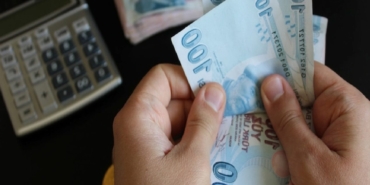 bankaya-bu-2-soruyu-sormadan-imza-atan-emekli-buyuk-kaybediyor-iste-30-bin-tl-uluekaM4.jpg